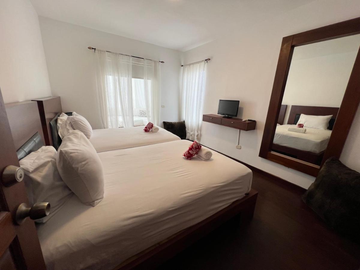 Caribbean Suites With Rooftop Pool Punta Cana Eksteriør billede